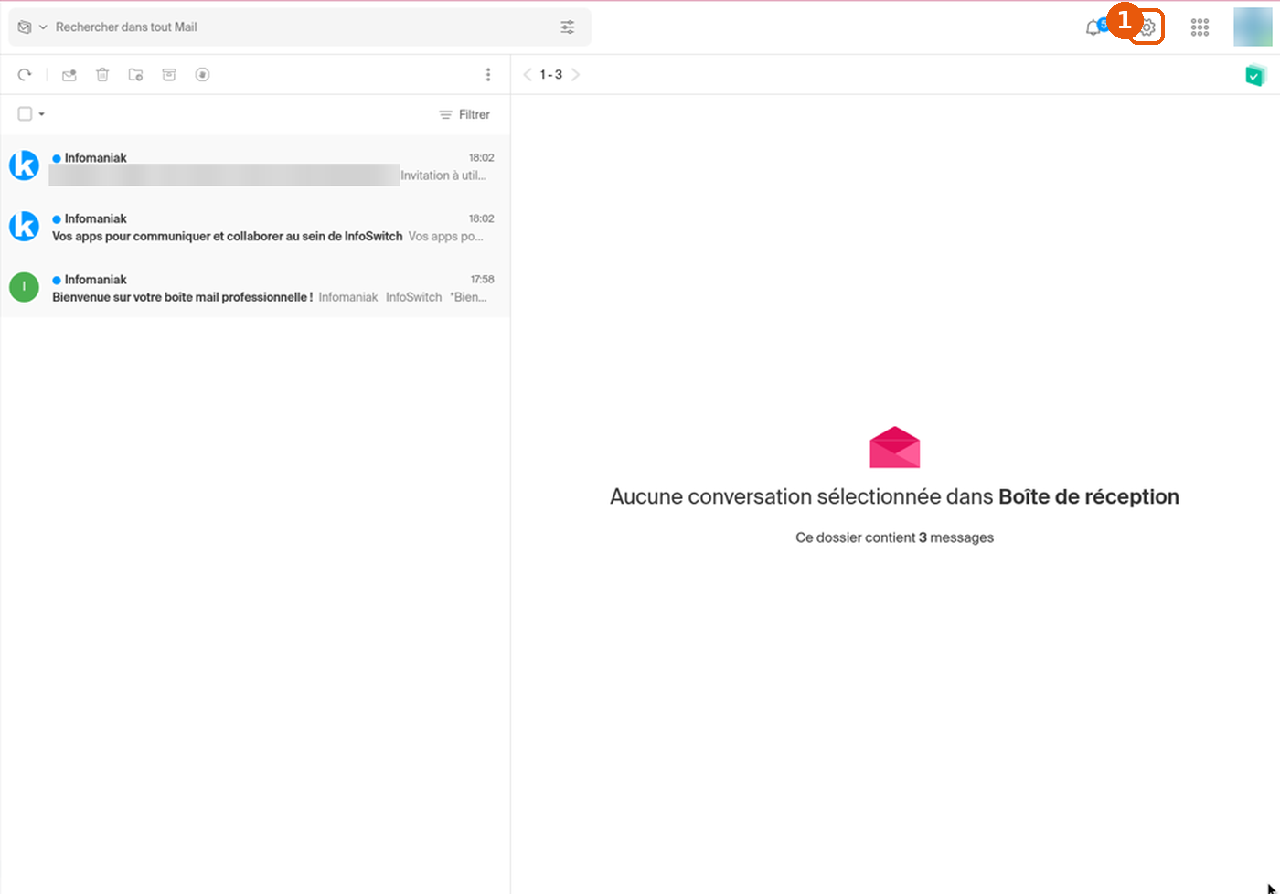 Page Mail, l'icône en forme de roue dentée en haut à droite est encadrée.