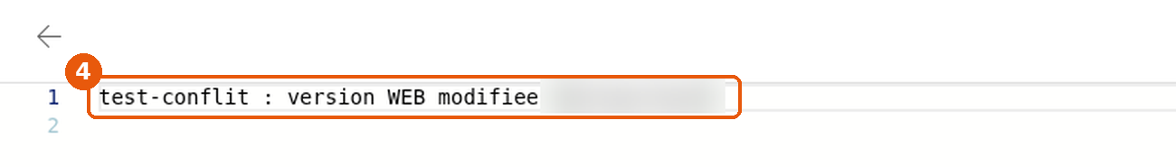Fichier test-conflit.txt ouvert dans l'éditeur de kDrive Web, ligne version WEB modifiee encadrée, nom de l'auteur flouté