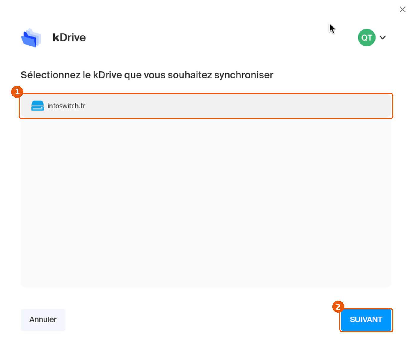 Écran Sélectionnez le kDrive que vous souhaitez synchroniser : kDrive infoswitch.fr et bouton SUIVANT encadrés