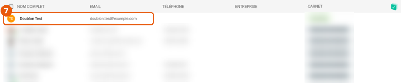 Liste Tous les contacts avec la fiche fusionnée Doublon Test encadrée